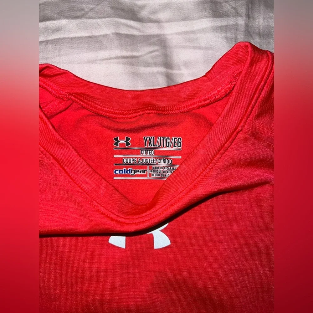 Under Armour Coral Long Sleeve Performance Top Kids Size XL